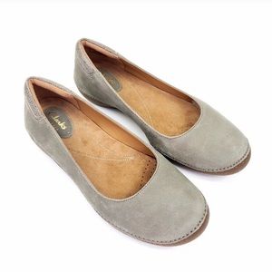 Clarks cushioned sole ballet flat sz8.5